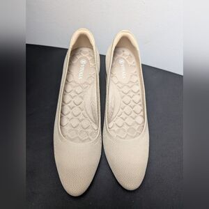 Vivaia Heels Tamia Almond Toe Block Pumps Comfy Shoes Sz 41 Office Church